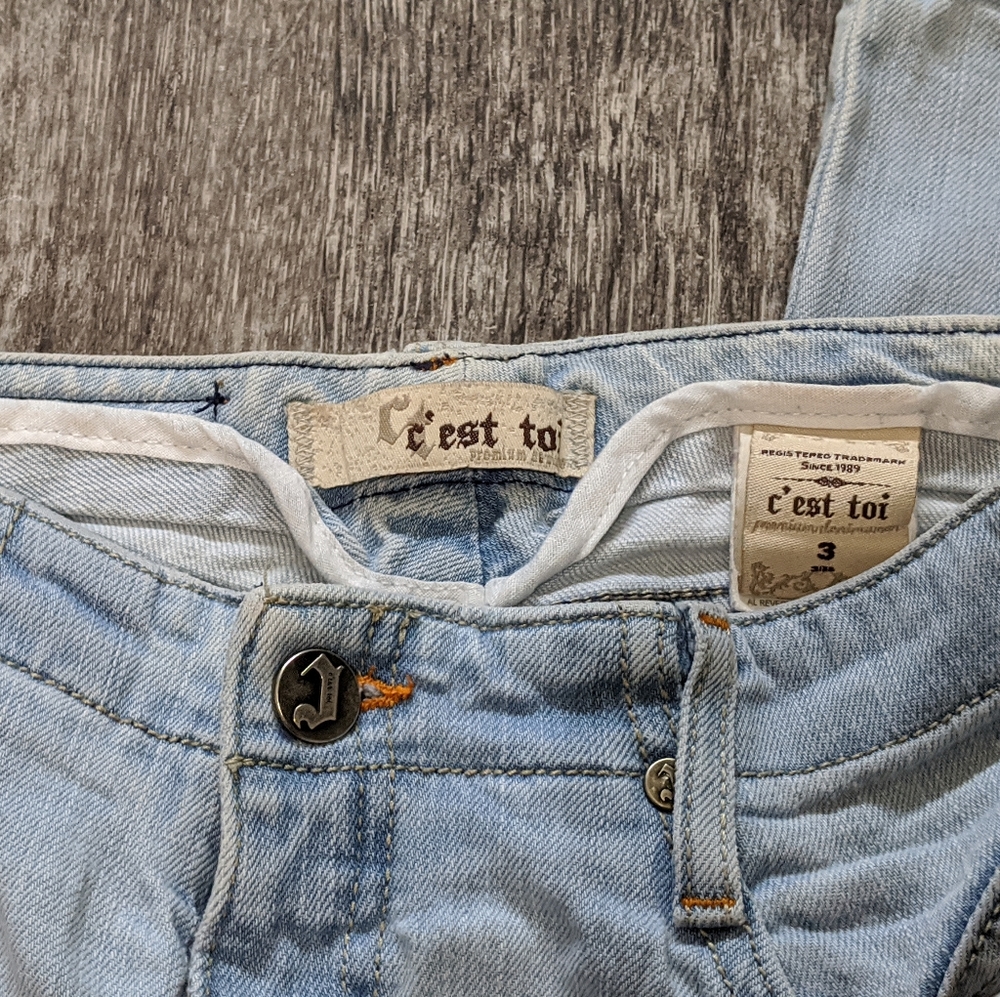 Jeans - Picture 3 of 4